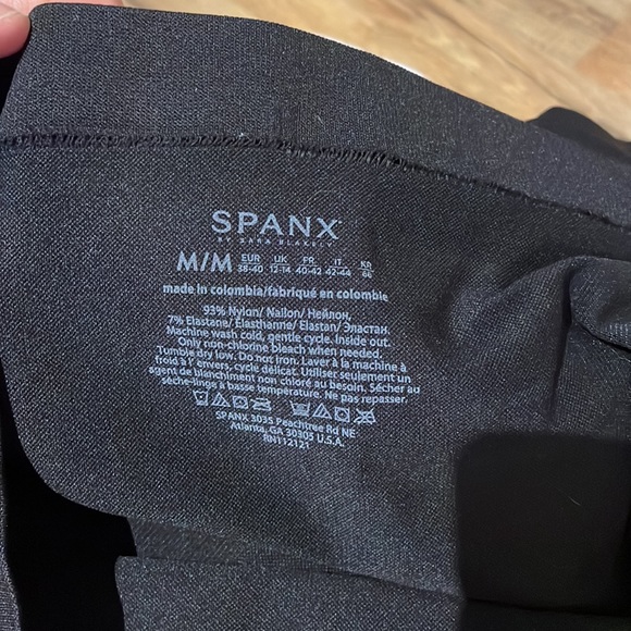 SPANX Seamless Legging - Picture 3 of 4